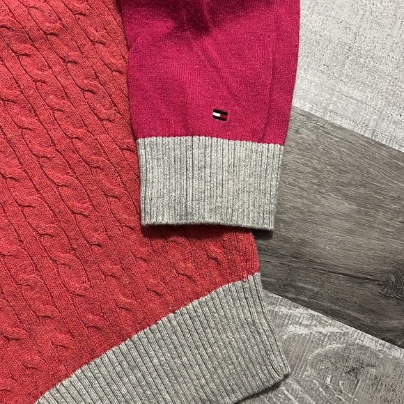 Tommy Hilfiger Ribbed Cable Knit Color Block V-Neck Sweater Coral Pink Gray Sz M - Picture 4 of 7